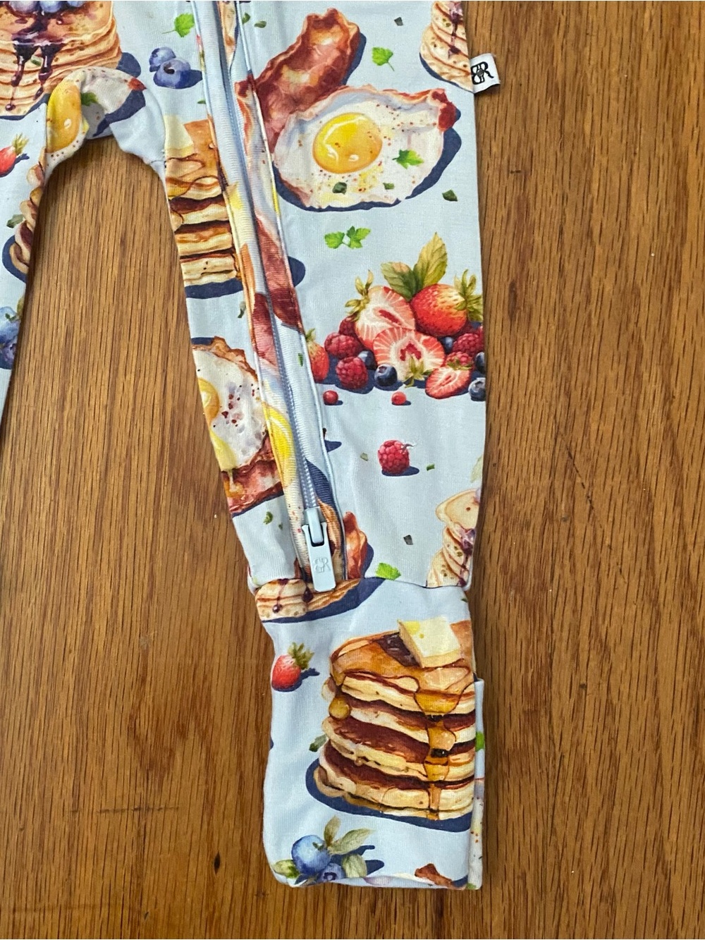 Bums & Roses light Blue Breakfast-Print Zip Front Baby Pajama - Picture 7 of 11